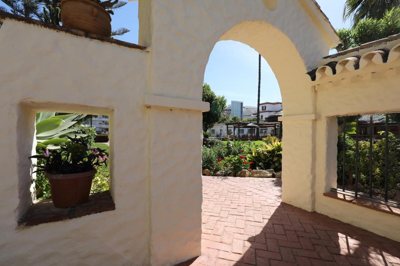 Apartamento 071 - Beachside Studio Perfect For A Family Getaway Torremolinos Exterior foto