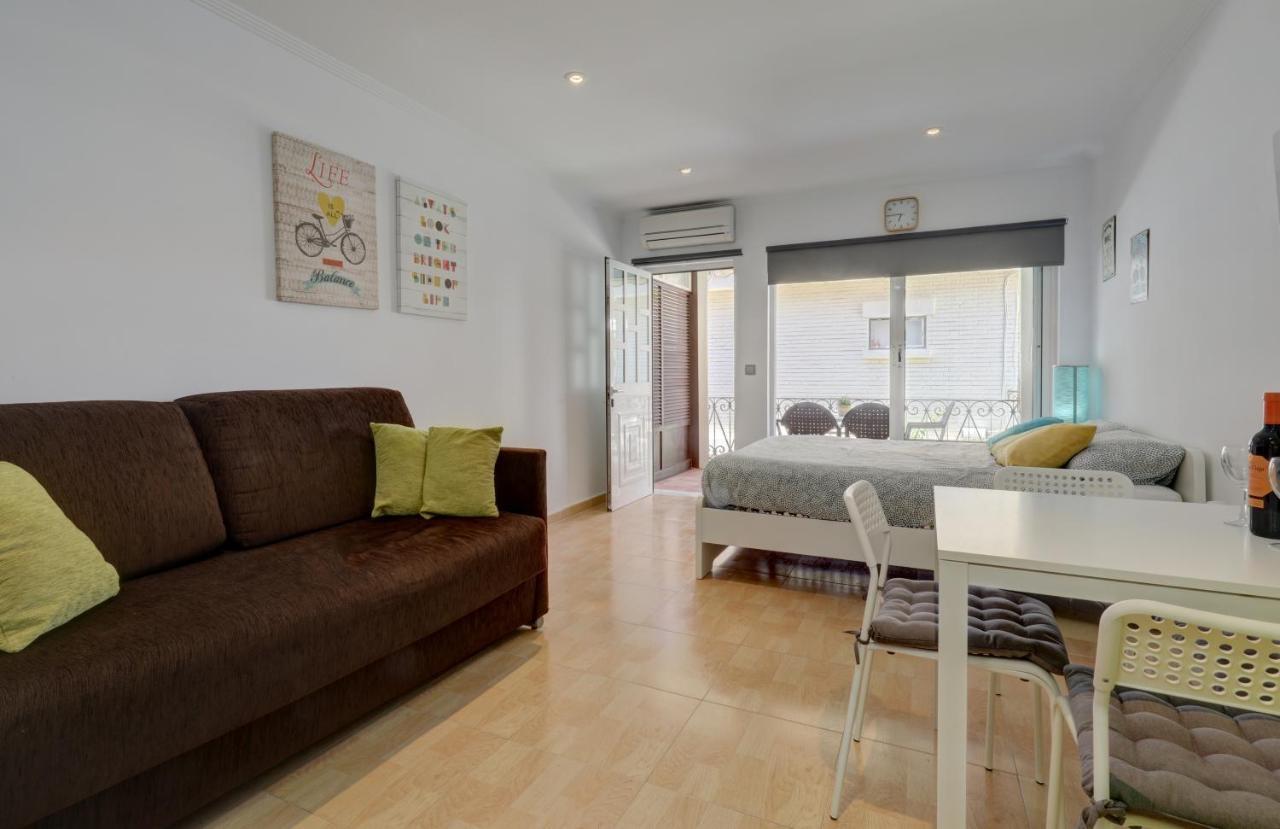 Apartamento 071 - Beachside Studio Perfect For A Family Getaway Torremolinos Exterior foto