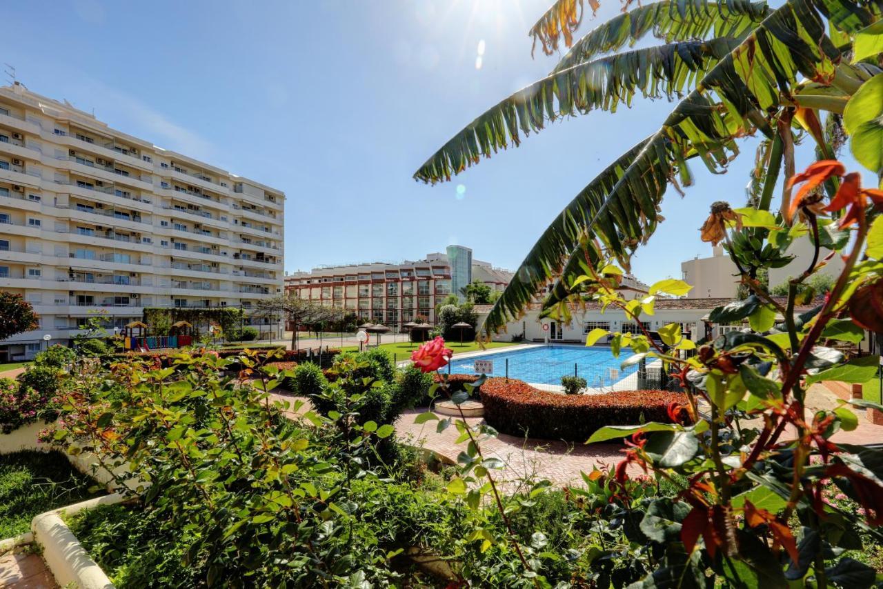 Apartamento 071 - Beachside Studio Perfect For A Family Getaway Torremolinos Exterior foto
