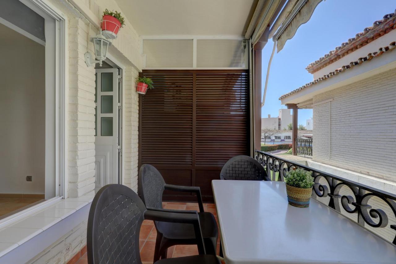 Apartamento 071 - Beachside Studio Perfect For A Family Getaway Torremolinos Exterior foto