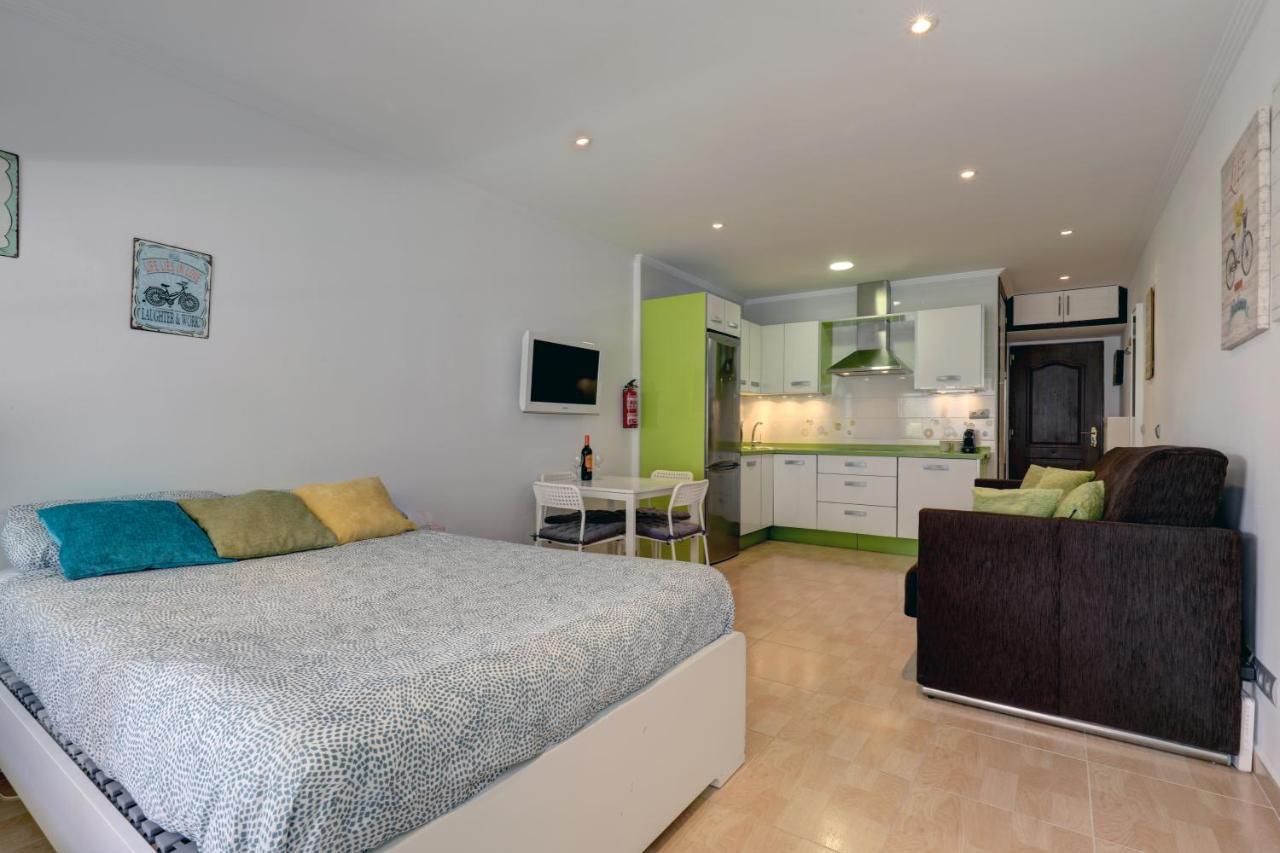 Apartamento 071 - Beachside Studio Perfect For A Family Getaway Torremolinos Exterior foto