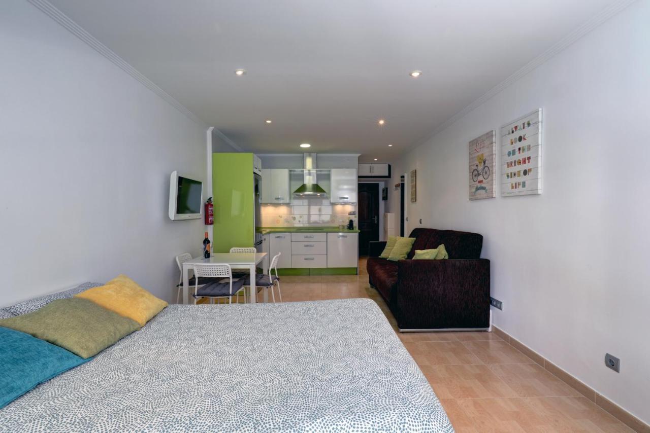 Apartamento 071 - Beachside Studio Perfect For A Family Getaway Torremolinos Exterior foto
