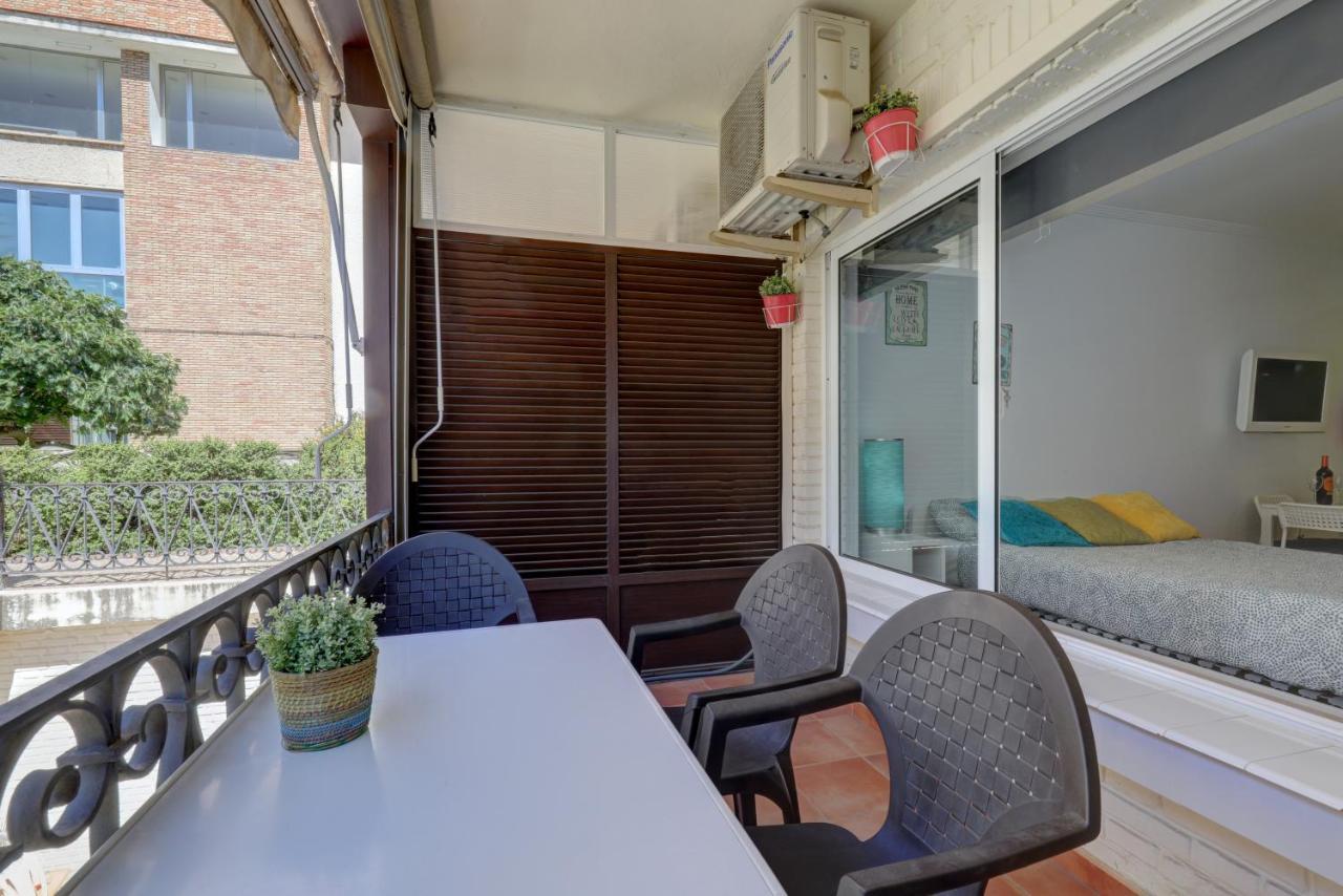 Apartamento 071 - Beachside Studio Perfect For A Family Getaway Torremolinos Exterior foto